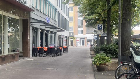 Apartment | Outdoor dining