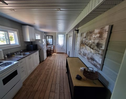 Loft (de la bergeronnette) | Private kitchen | Microwave, oven, stovetop, toaster