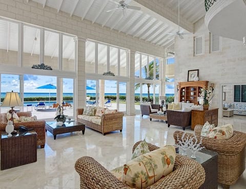 Villa, 6 Bedrooms, Smoking, Private Pool | Living room
