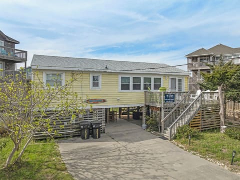 HIAV04: Big Kahuna | Front Exterior