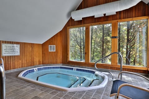 Condo, 2 Bedrooms | Interior