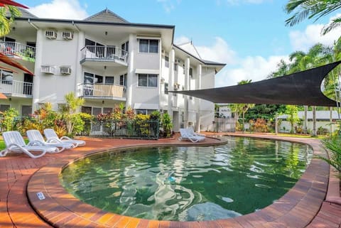 Refresh after a day of sightseeing with a dip in the shared resort-style pool, where you’ll also find sun loungers and a BBQ area. 

