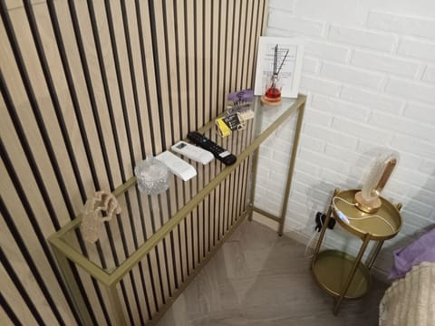 Superior Room, 1 King Bed, Non Smoking, Kitchenette | 1 bedroom, WiFi (free)