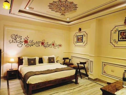 Deluxe Double Room | Desk, laptop workspace, WiFi (free), bed sheets