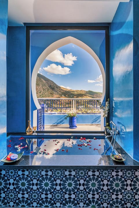 Senior Suite | Bathroom