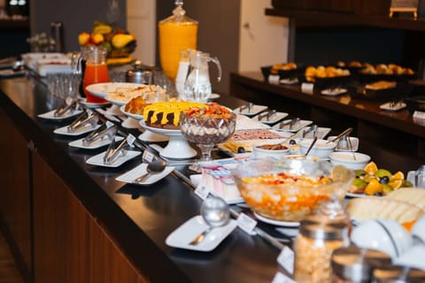 Daily buffet breakfast for a fee