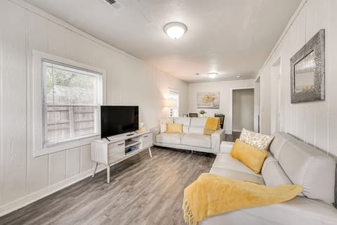 Branson Vacation Rental | 3BR | 2BA | 1,001 Sq Ft | 1 Step to Enter