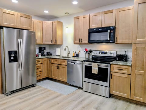 Full kitchen