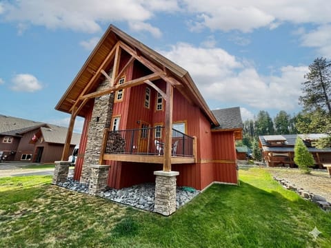 Beautiful custom home away from home.