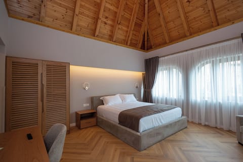 Deluxe Studio Suite | Minibar, free WiFi, bed sheets