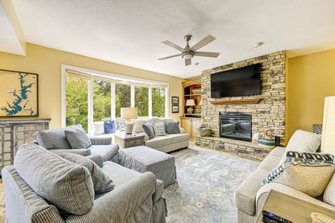 Salem Vacation Rental | 2BR | 2BA | 1,456 Sq Ft | Step-Free Access