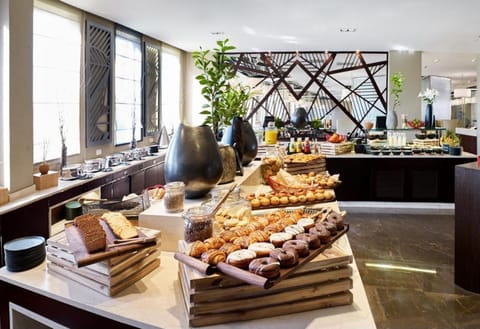 Daily continental breakfast for a fee