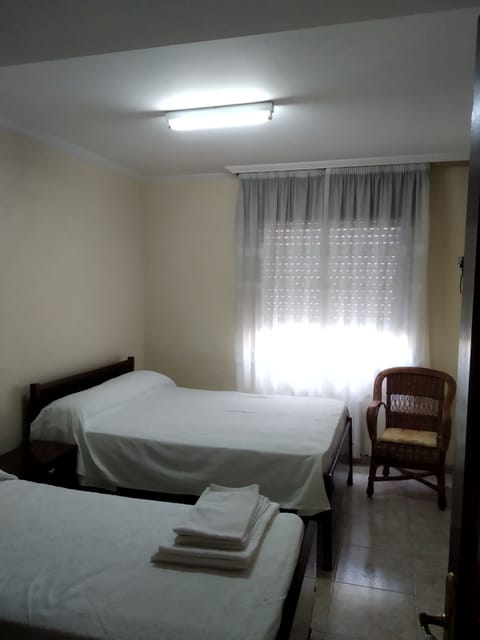 Triple Room | Premium bedding, blackout drapes, cribs/infant beds, bed sheets