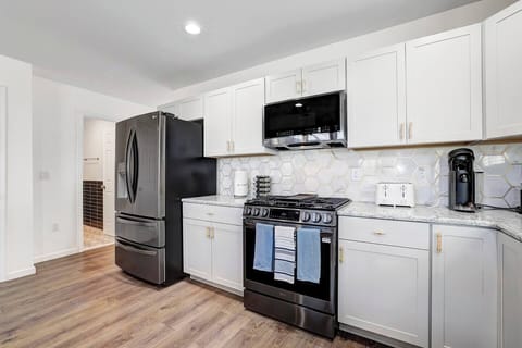 Kitchen with stainless steel appliances 