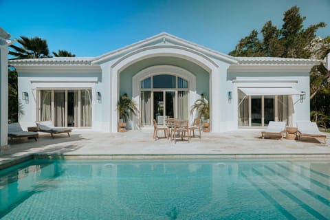 Luxury Pool Two Bedroom Suite (108)