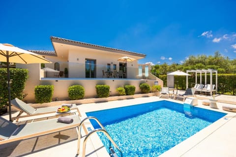 Beautiful villa with private pool and terrace