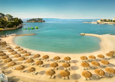 Private beach nearby, free beach shuttle, sun loungers, beach umbrellas