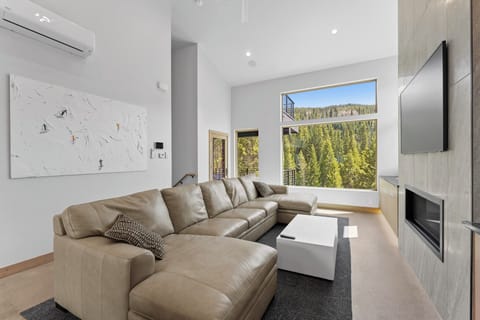 Ina's Way Townhomes, Unit A.