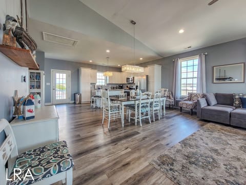 1009 N Topsail Dr (Paid Time Off) (12)