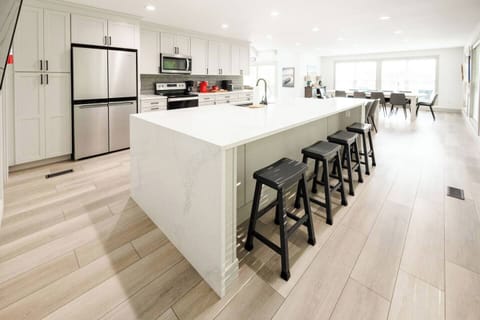 7b2ef304-1be8-4bea-9346-77966d4286b2