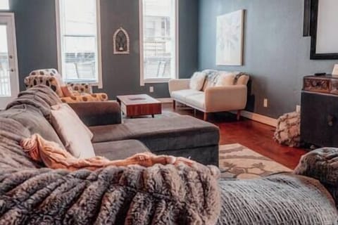 Ac5ff406 76ad 4702 b27c bfc69c15c553