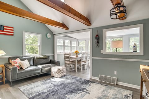 Mashpee Vacation Rental | 2BR | 1BA | 800 Sq Ft | Stairs Required