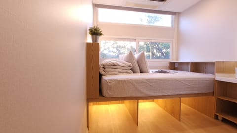 WiFi (free), bed sheets
