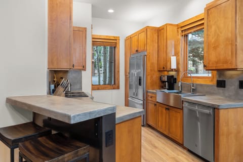 Terraces 1101 - Kitchen - Vivid Vacation Rentals Telluride