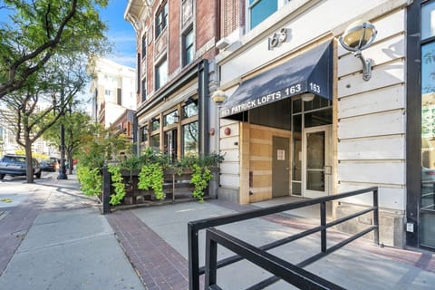 Condo, 2 Bedrooms | Exterior detail