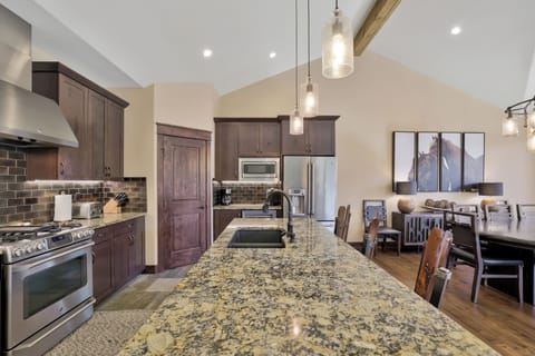 4Z4A8369_70_71_72_73