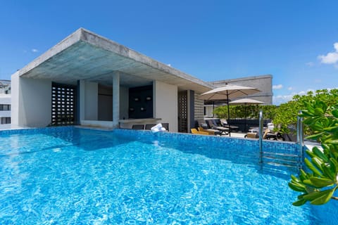 Outdoor pool, sun loungers