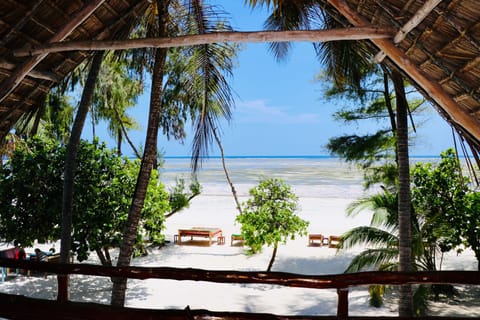 Grand Room, Balcony | Beach/ocean view