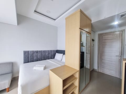 Deluxe Studio (queenbed) | WiFi (free), bed sheets