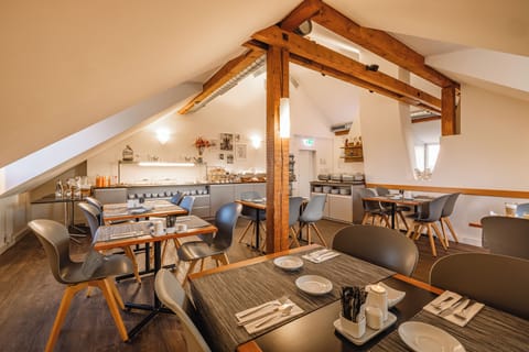 Daily buffet breakfast (CHF 19 per person)