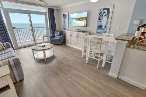 Amazing Living Room with Views of the Ocean ☀️