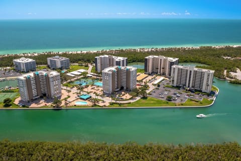 VSC1004 - This unit is located on the 10th floor in building two of Vanderbilt Surf Colony and offers views of Delnor-Wiggins State Park and the Gulf of Mexico. Just a short walk to the beach.