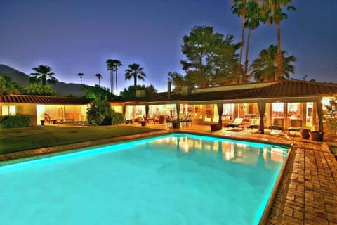 San Jacinto Villa awaits you! 
