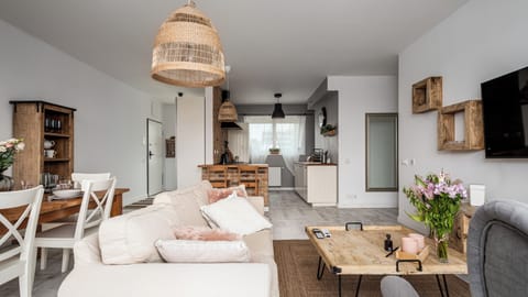Apartament (132) | Living area | Flat-screen TV