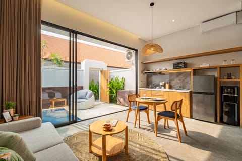 Deluxe Villa, Garden View | Desk, free WiFi