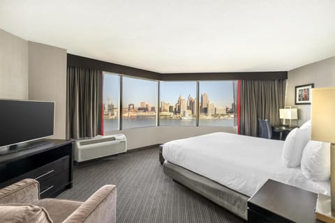 1 bedroom, premium bedding, down comforters, pillowtop beds