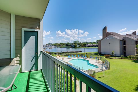 Montgomery Vacation Rental | 1BR | 1BA | 700 Sq Ft | Step-Free Access