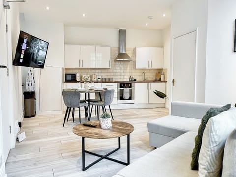 Living, Dining & Kitchen area | Modern 1BDR flat in Old St, Shoreditch & Hoxton