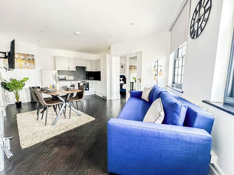 London's 1-Bedroom Apartment with Free WI-Fi in Shoreditch, Old Street, Hoxton
