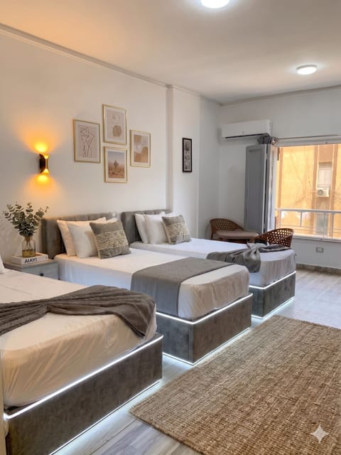 Classic Triple Room, City View | Soundproofing, free WiFi, bed sheets, wheelchair access