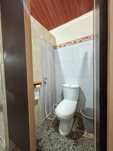 Comfort Shared Dormitory, Balcony | Bathroom | Shower, towels, soap, shampoo