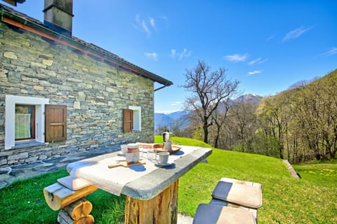 Family Chalet, 1 Bedroom, Fireplace, Mountainside (Rustico Ca del Pol - Monti di Ditto) | Outdoor dining