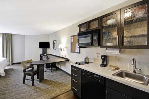 Premium bedding, pillowtop beds, desk, laptop workspace