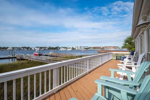 Carolina Beach Rental with Boat Slip