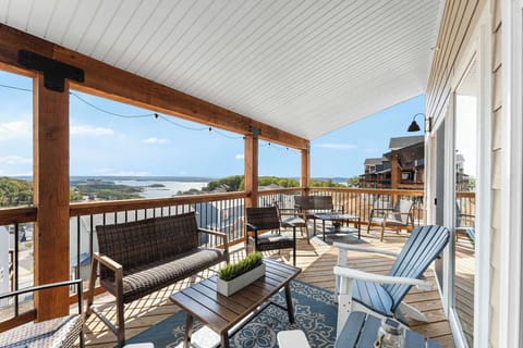 Welcome to Rock Top Getaway with views above the rest!