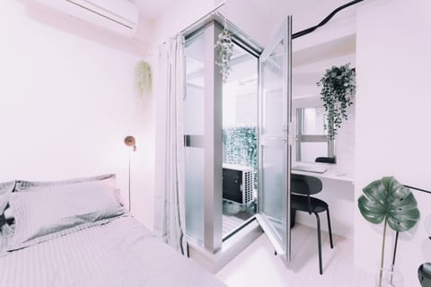 Apartment, 1 Bedroom, Non Smoking | 1 bedroom, desk, iron/ironing board